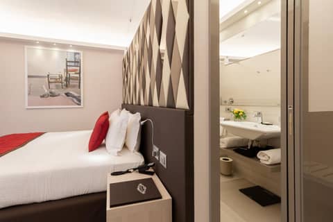 Harry's Bar Trevi Hotel & Restaurant — hotel room