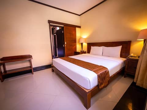 Yulia Beach Inn Kuta — photo 5