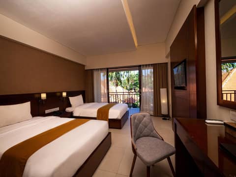 Yulia Beach Inn Kuta — photo 9