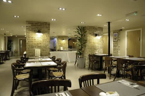 Kings Cross Inn Hotel — restaurant