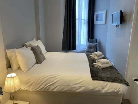 Ravna Gora — hotel room