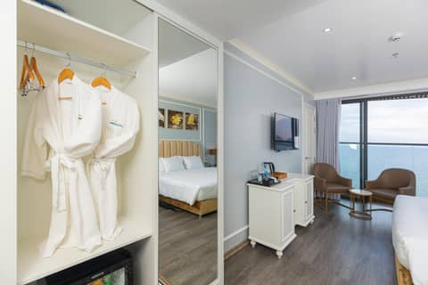 La Vague Hotel — hotel room