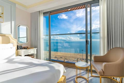 La Vague Hotel — hotel room