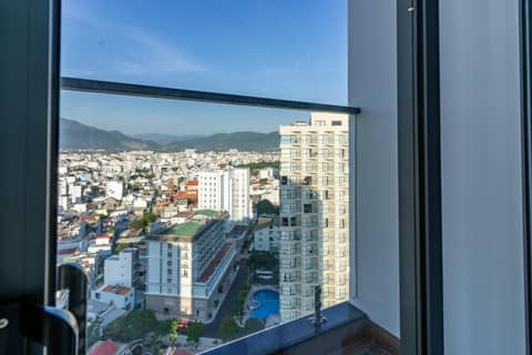 La Vague Hotel — balance & terrace