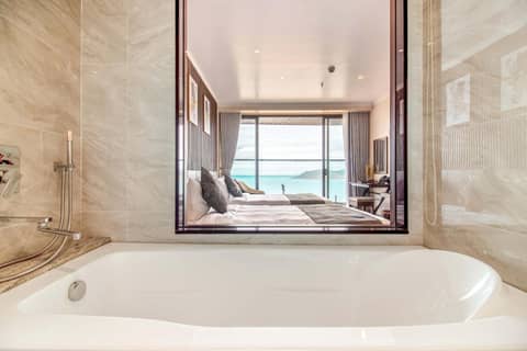 La Vague Hotel — bathroom