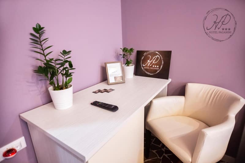 Hotel Paganini — recepcion & lobby