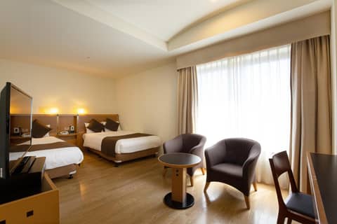 Hotel Nagoya Garden Palace — hotel room