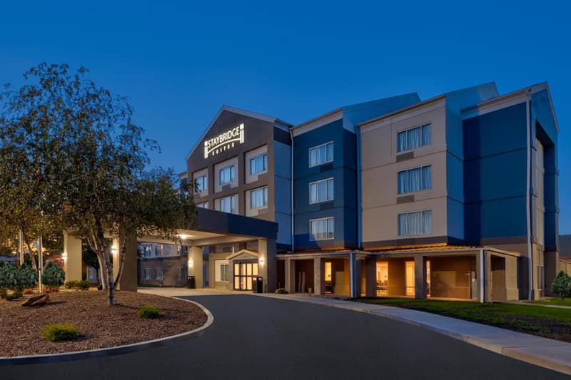 Staybridge Suites Pittsburgh Airport by IHG — building