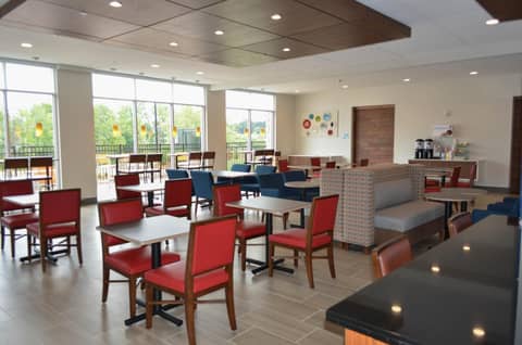 Holiday Inn Express & Suites - Charlotte NE - University Area by IHG — photo 9