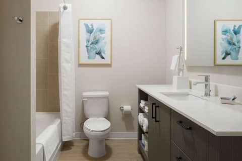 WaterWalk Extended Stay by Wyndham Jacksonville Deerwood Pk — photo 6
