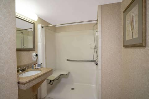 Wingate by Wyndham Charlotte Airport — photo 7