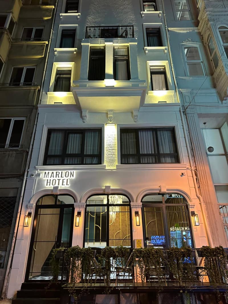 Marlon Hotel — building