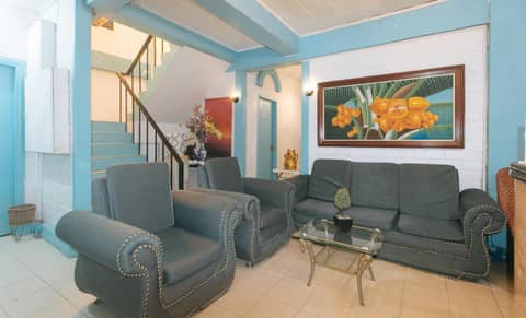 RedDoorz at La Maria Pension And Tourist Inn — photo 7