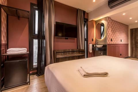 Up Laprida — hotel room