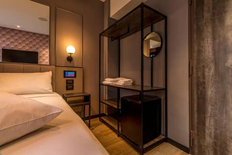 Up Laprida — hotel room