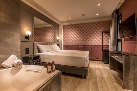 Up Laprida — hotel room