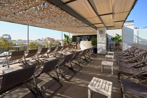 Hotel Bécquer — roof