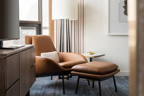 Four Seasons Hotel Houston — hotel room