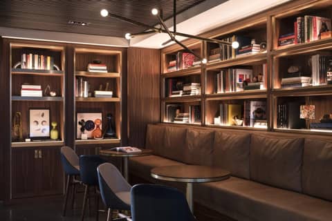 Four Seasons Hotel Houston — lounge