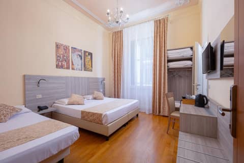 Lilium Hotel — hotel room