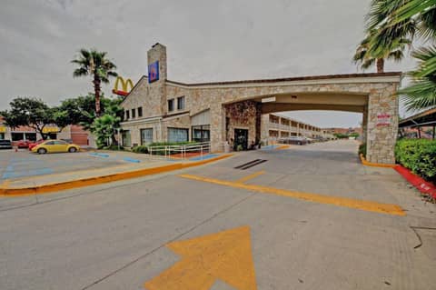 Motel 6-San Antonio, TX - Downtown - Market Square — photo 6