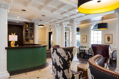 The Willows Hotel — recepcion & lobby