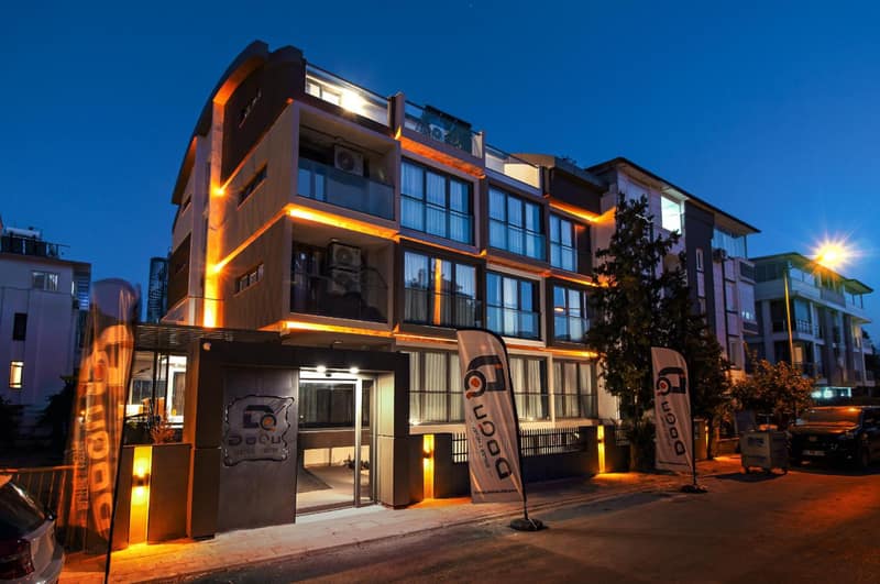 Doqu Suites Hotel — building