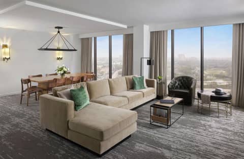 C. Baldwin, Curio Collection by Hilton — photo 7