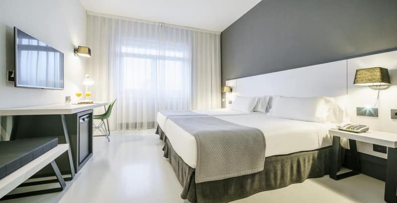 Hotel Ilunion Bilbao — bedroom