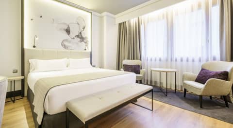 Hotel Ilunion Bilbao — bedroom