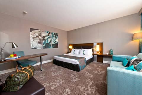 Holiday Inn Nice by IHG — hotel room