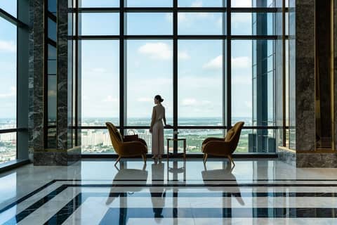 Vinpearl Landmark 81 Autograph Collection — human