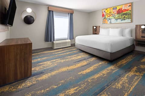 La Quinta Inn & Suites by Wyndham Memphis I-240 — photo 2