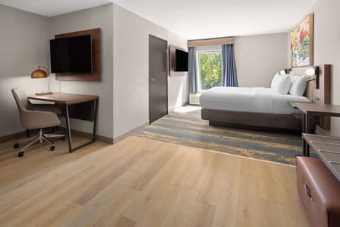 La Quinta Inn & Suites by Wyndham Memphis I-240 — photo 5