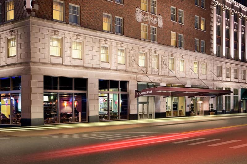 DoubleTree Suites by Hilton Hotel Detroit Downtown - Fort Shelby — building