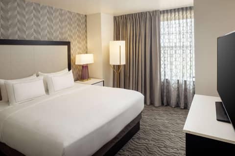 DoubleTree Suites by Hilton Hotel Detroit Downtown - Fort Shelby — photo 3