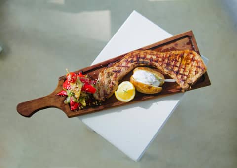 Mari Kristin Beach Hotel — dining
