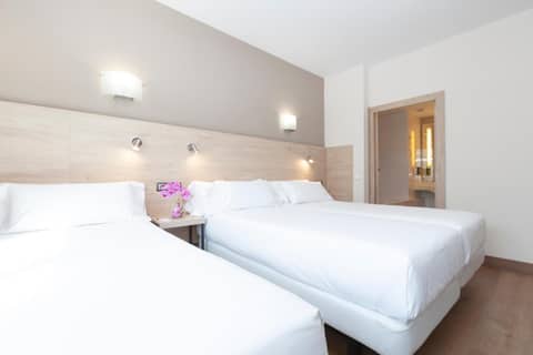 Hotel Puerta de Bilbao — photo 6
