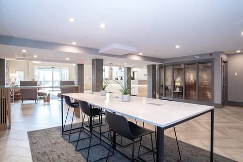 Sandman Signature Calgary Airport Hotel — photo 4