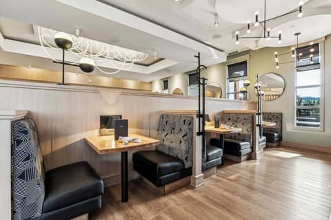 Sandman Signature Calgary Airport Hotel — photo 9