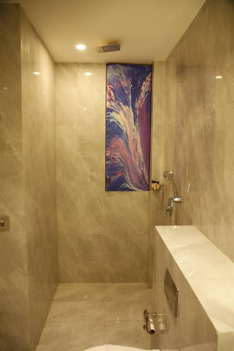 Hotel Orange — bathroom