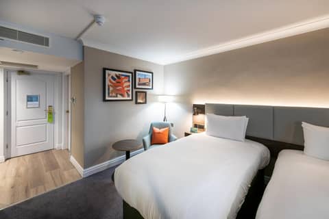 Holiday Inn - Manchester - Oldham by IHG — photo 2