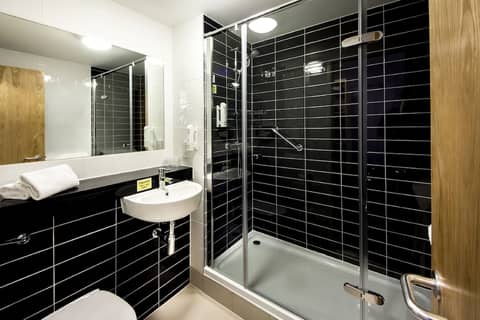 Holiday Inn Express Manchester Airport by IHG — photo 2