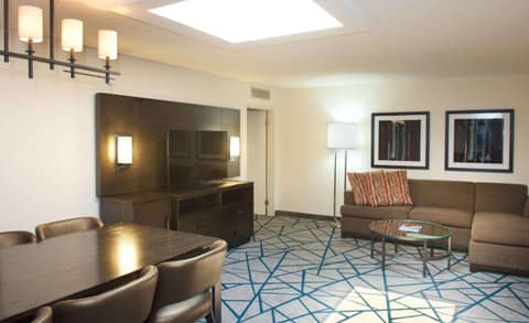 Embassy Suites by Hilton Detroit - Livonia/Novi — photo 8