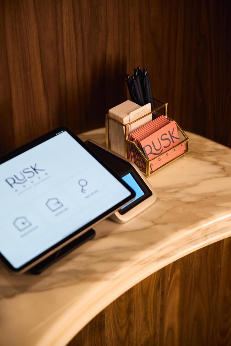 Rusk House Serviced Apartments — recepcion & lobby