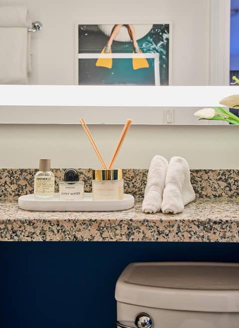 Rusk House Serviced Apartments — bathroom