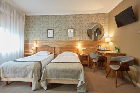 Hotel Batory — hotel room