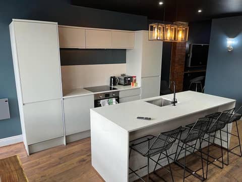Swan Street Townhouse Hot Tub & Roof Terrace — photo 8