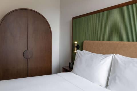 Arlo Washington DC — hotel room