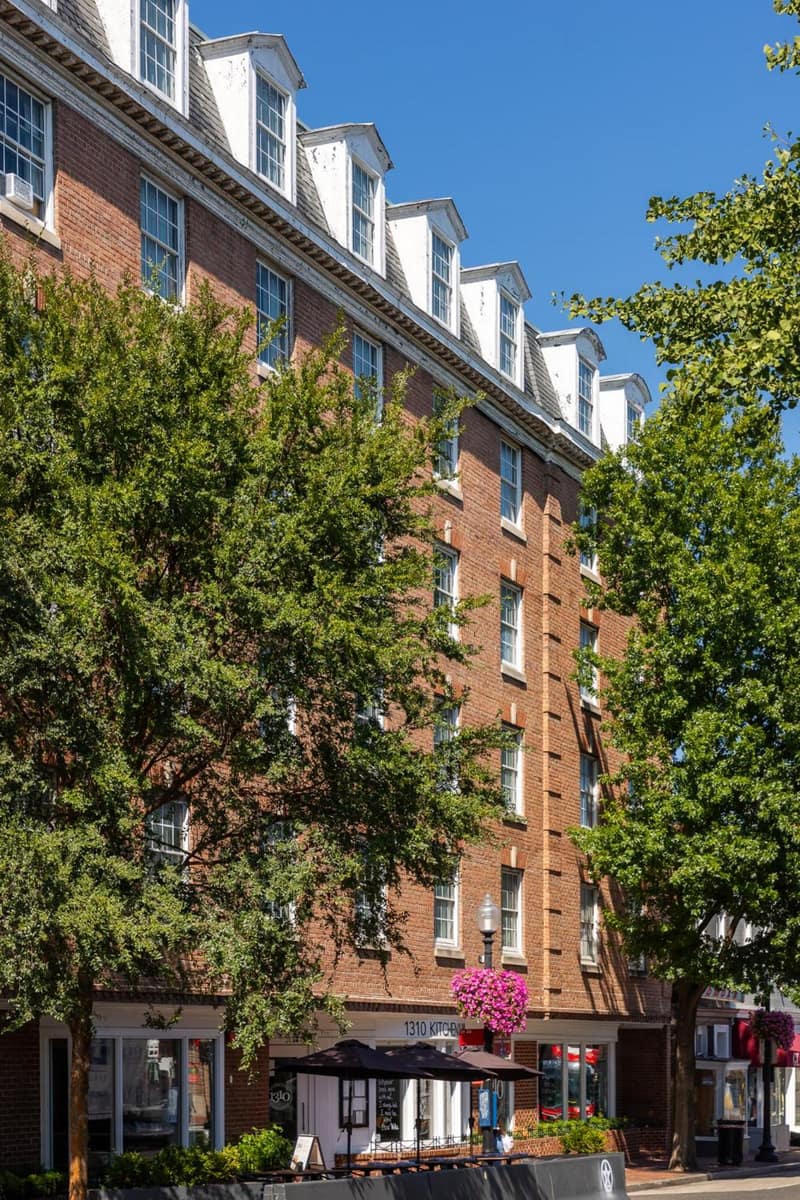 The Georgetown Inn — building